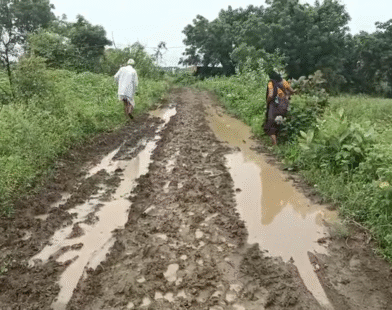 Villagers protest over poor road in Takalwadi