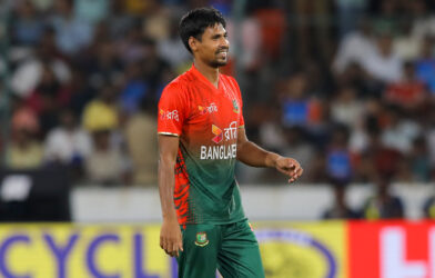 कोलकातानं बांगलादेशी खेळाडूला रिलीज करावं; वादाच्या पार्श्वभूमीवर BCCI चा आदेश
