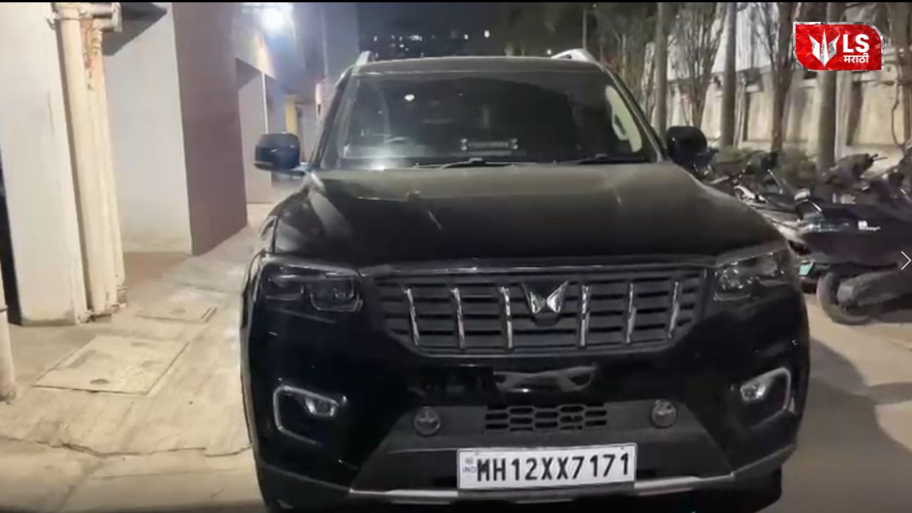 Attack on vehicle of Shiv Sena Pune city president Nana Bhangire and candidate Sarika Pawar