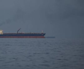 अमेरिका आणि इराण यांच्यात होर्मुझची सामुद्रधुनी टप्प्याटप्प्यानं पुन्हा सुरु करण्याबाबत करार; रिपोर्ट्समध्ये दावा