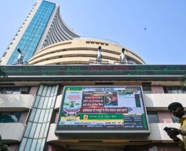 आठवड्याच्या पहिल्या दिवशी शेअर बाजारात तेजी; सेन्सेक्स 639 तर निफ्टी 195 अंकांनी वधारला